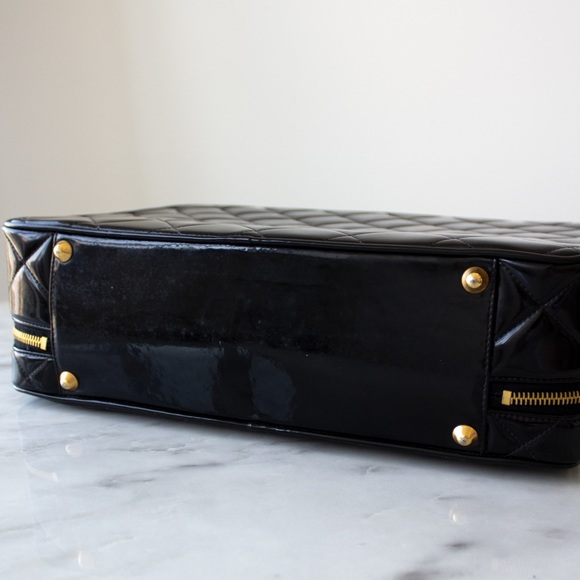 Chanel Vintage Spring 1995 Black Quilted Patent Leather Large 95P Vanity Bag - Picture 12 of 16